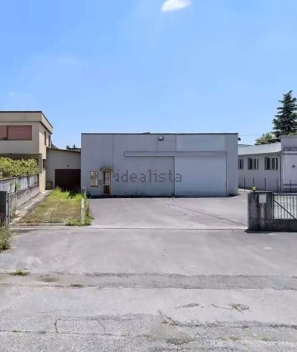 capannone in vendita a Brugnera in zona Maron