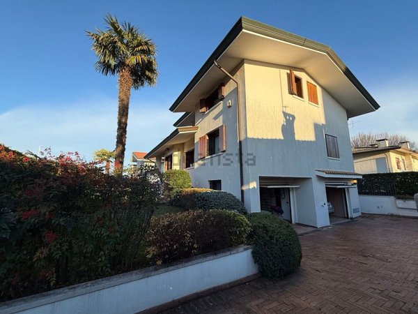 casa indipendente in vendita a Brugnera in zona Maron