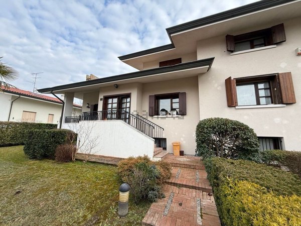 casa indipendente in vendita a Brugnera in zona Maron