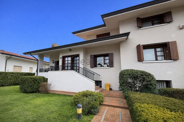 casa indipendente in vendita a Brugnera in zona Maron