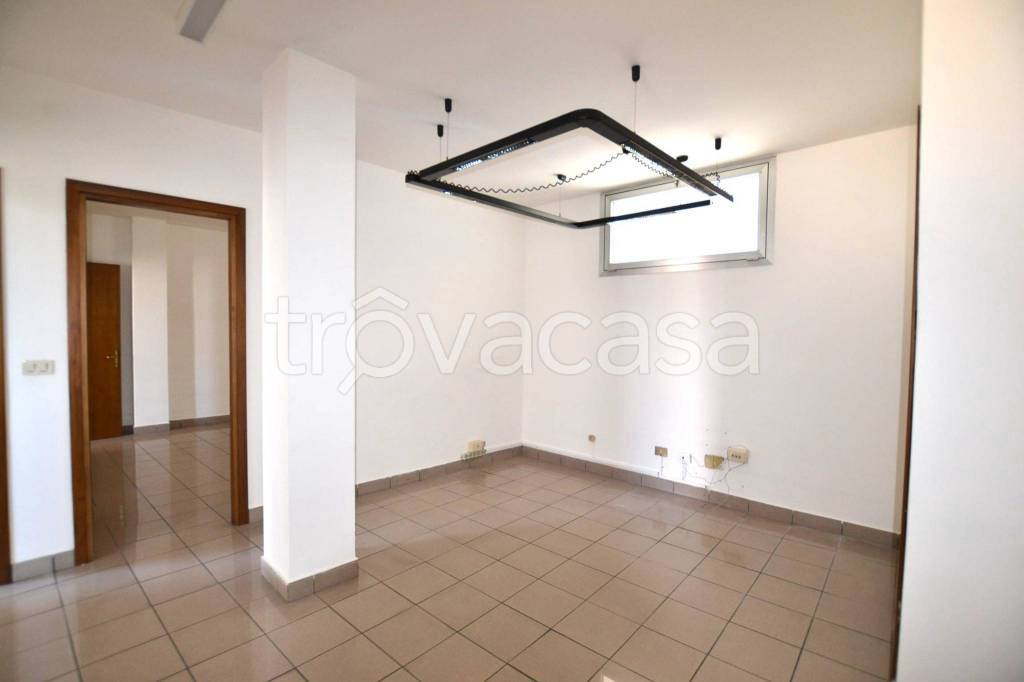 ufficio in vendita a Brugnera in zona Maron