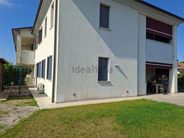 appartamento in vendita a Brugnera in zona Maron