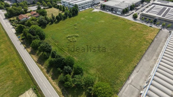 terreno edificabile in vendita a Brugnera