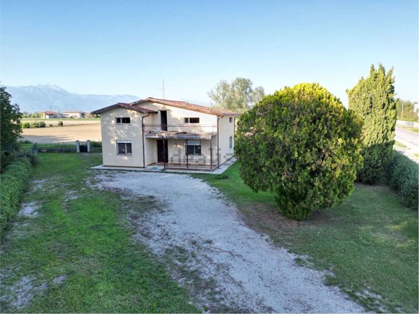 casa indipendente in vendita a Brugnera in zona Maron