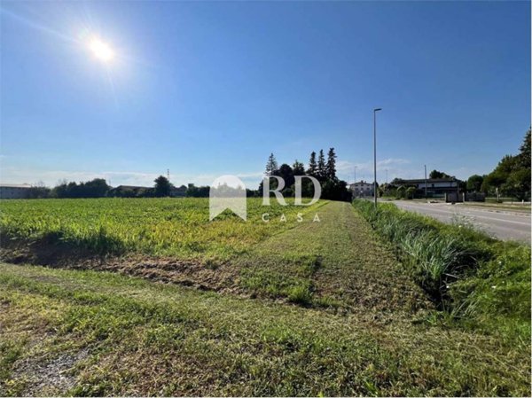 terreno edificabile in vendita a Brugnera in zona Maron
