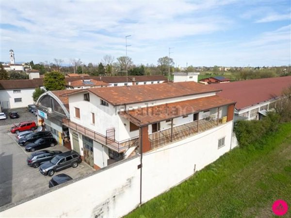 appartamento in vendita a Brugnera in zona Maron