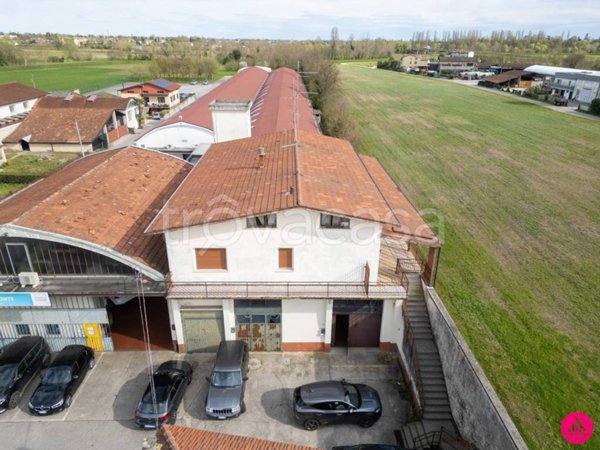 appartamento in vendita a Brugnera in zona Maron