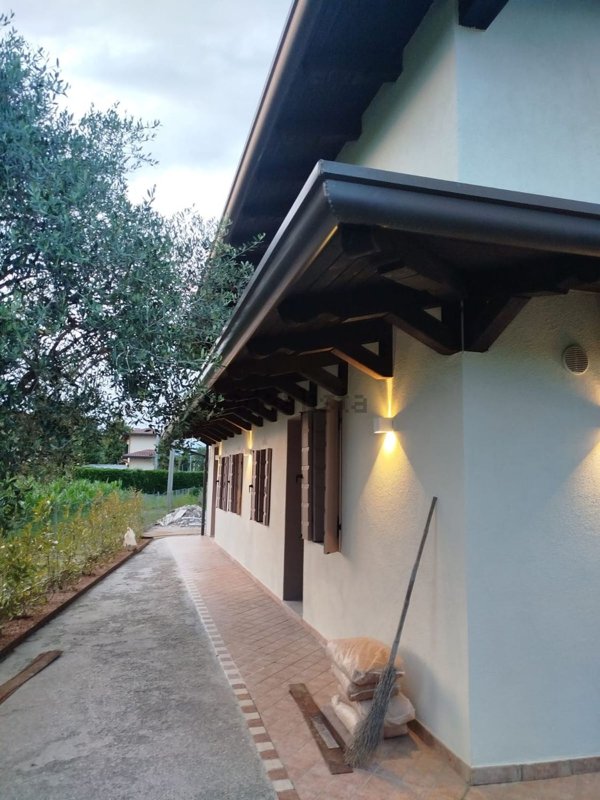 casa indipendente in vendita a Brugnera in zona Maron