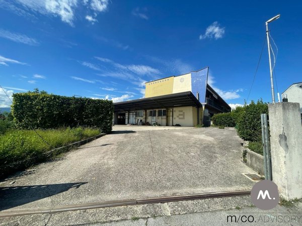 locale commerciale in vendita a Brugnera in zona Maron