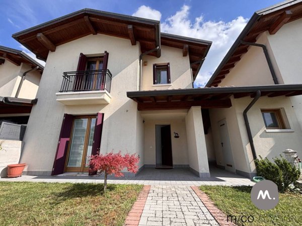casa indipendente in vendita a Brugnera in zona Maron