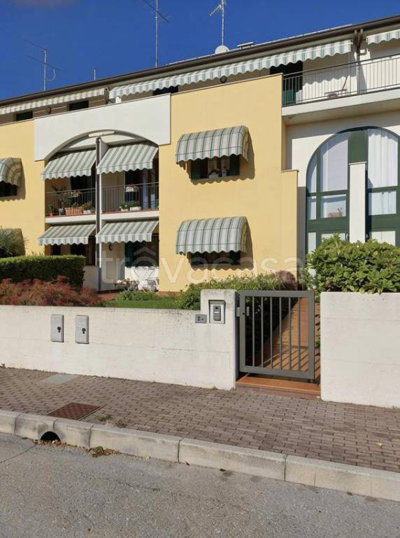 casa indipendente in vendita a Brugnera in zona Maron
