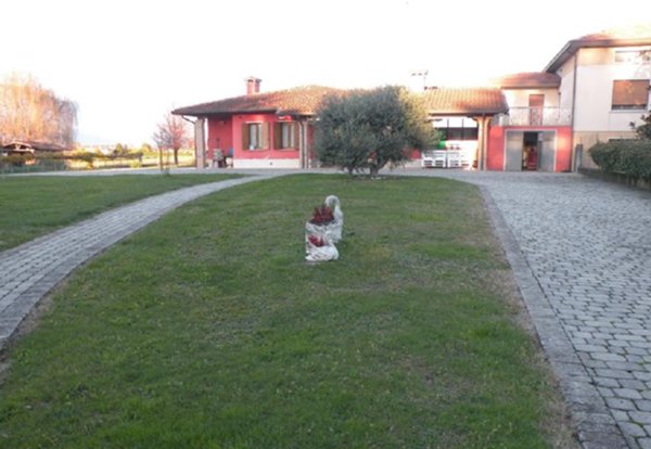 casa indipendente in vendita a Brugnera in zona Maron