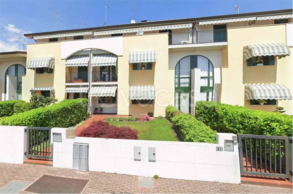 appartamento in vendita a Brugnera in zona Maron