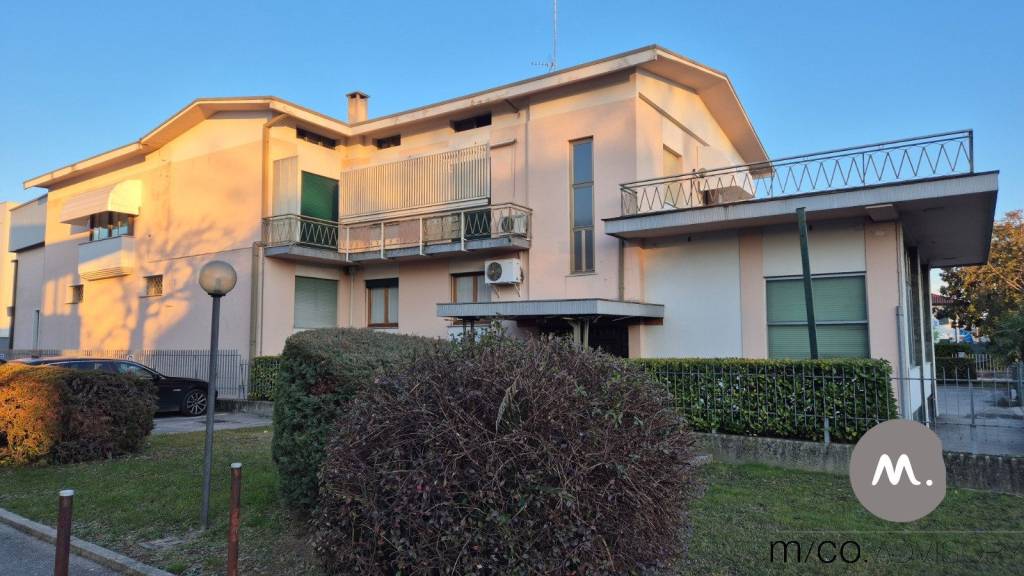 appartamento in vendita a Brugnera in zona Maron