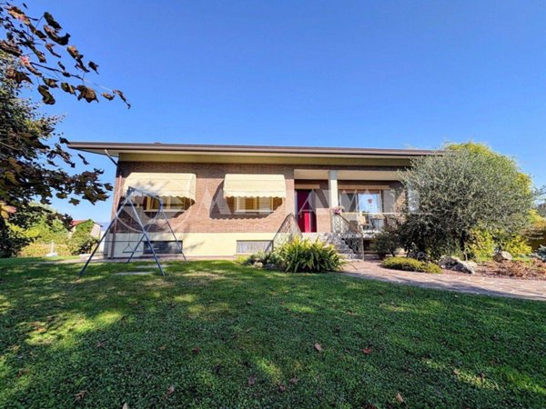 casa indipendente in vendita a Brugnera in zona Maron