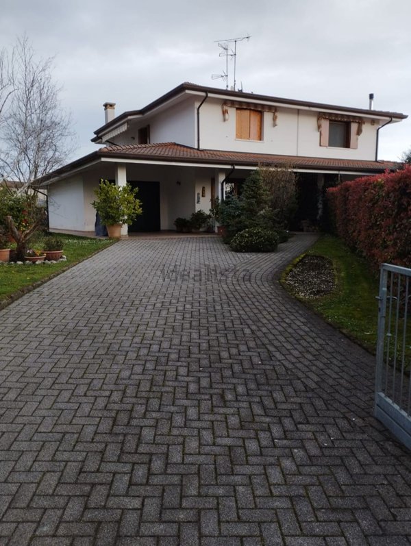 casa indipendente in vendita a Budoia in zona Santa Lucia