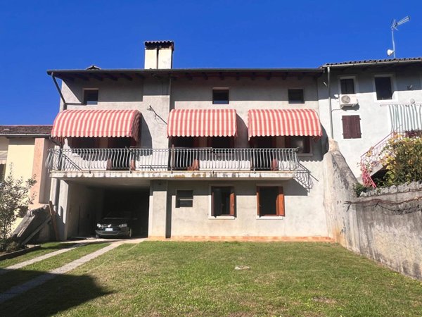 casa indipendente in vendita a Budoia