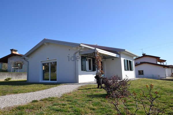 casa indipendente in vendita a Budoia