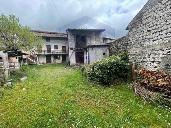 casa indipendente in vendita a Budoia