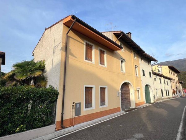 casa indipendente in vendita a Budoia in zona Santa Lucia