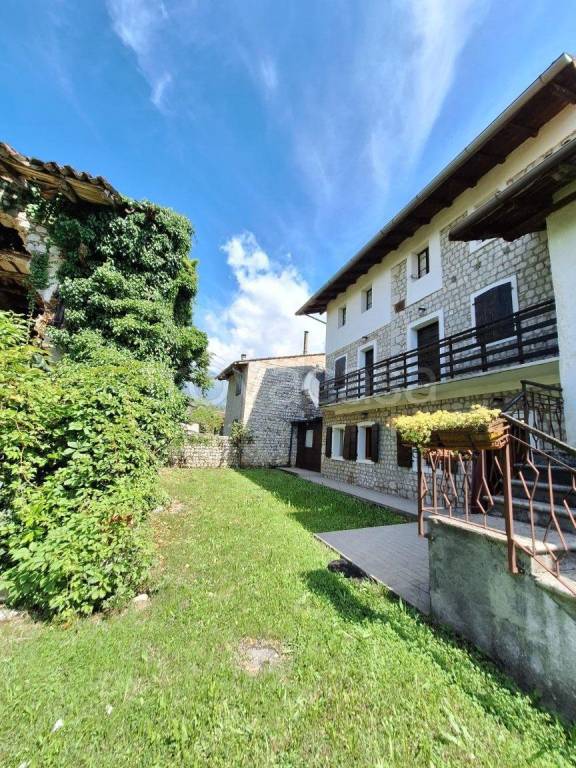 casa indipendente in vendita a Budoia