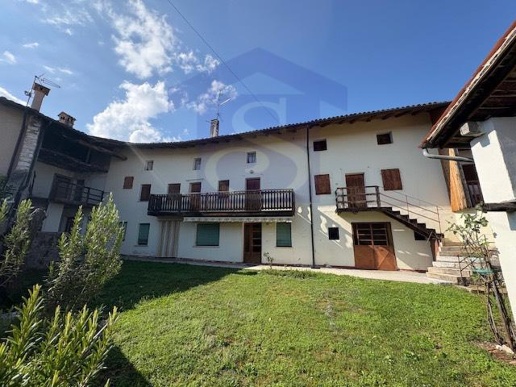 casale in vendita a Budoia in zona Dardago