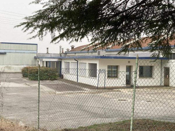 capannone in vendita a Budoia