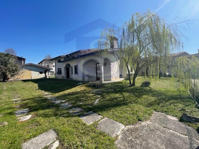 casa indipendente in vendita a Budoia