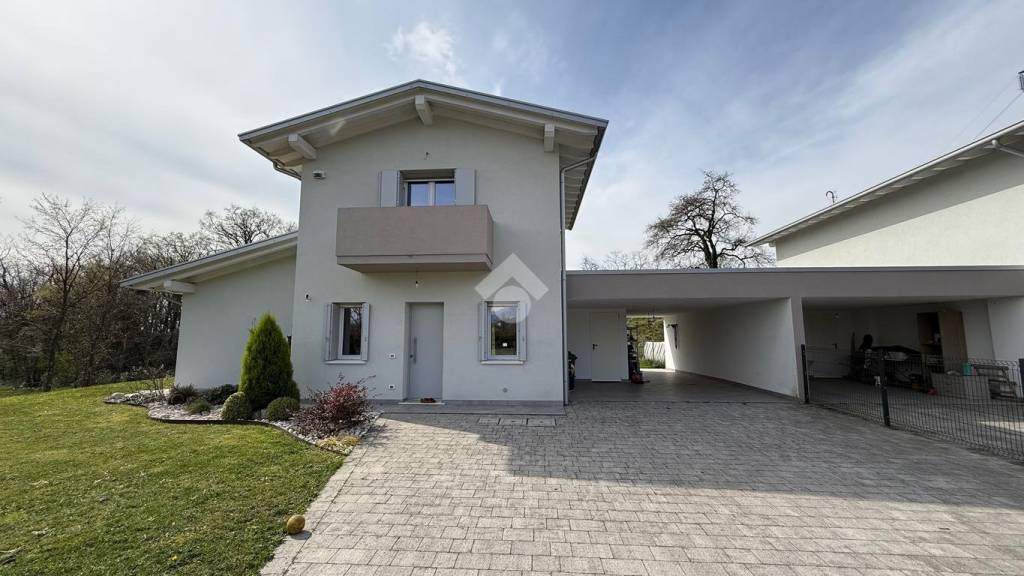 casa indipendente in vendita a Budoia