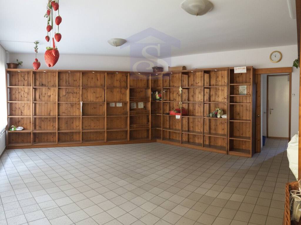negozio in vendita a Budoia