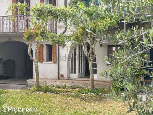 casa indipendente in vendita a Budoia in zona Santa Lucia
