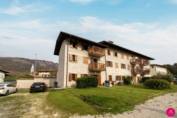 casa indipendente in vendita a Budoia in zona Dardago