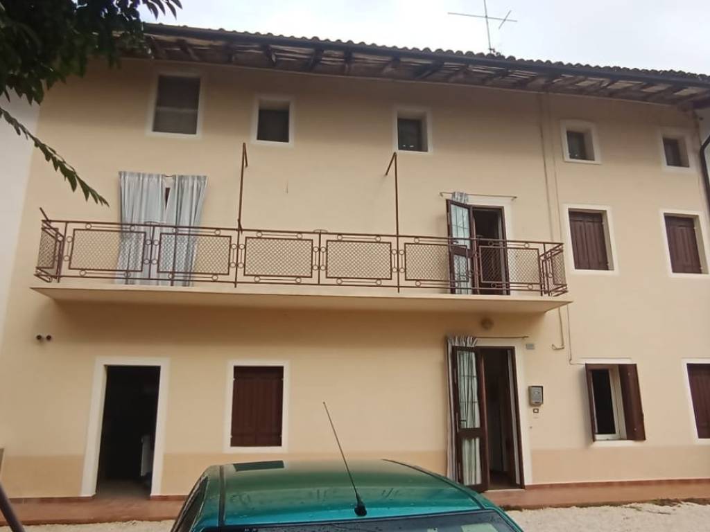 casa indipendente in vendita a Budoia in zona Dardago