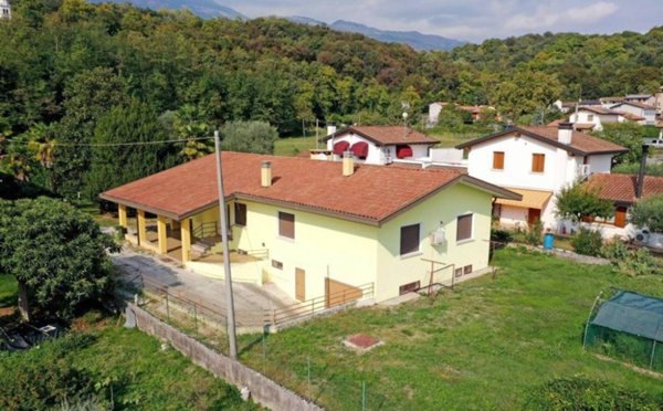 casa indipendente in vendita a Budoia in zona Santa Lucia