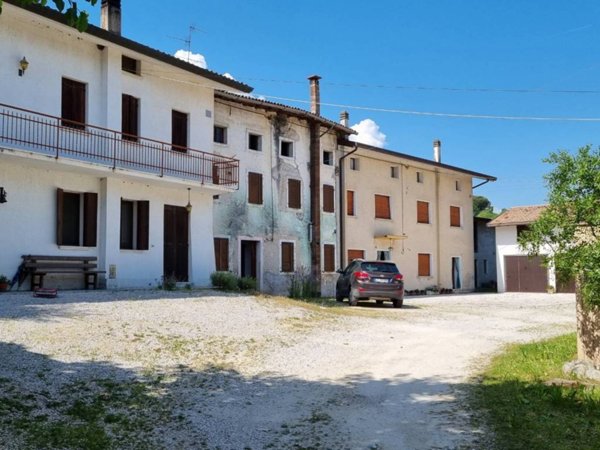 casa indipendente in vendita a Caneva in zona Fiaschetti