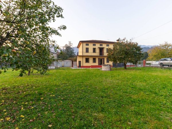 casa indipendente in vendita a Caneva in zona Fiaschetti