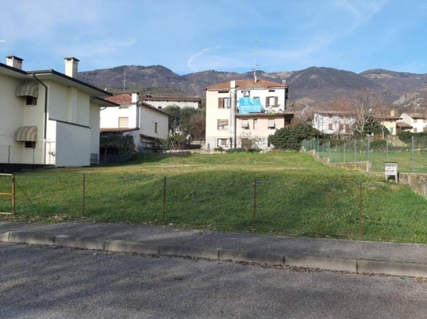 terreno edificabile in vendita a Caneva in zona Sarone