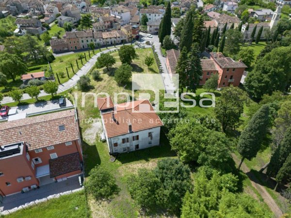 casa indipendente in vendita a Caneva in zona Stevenà