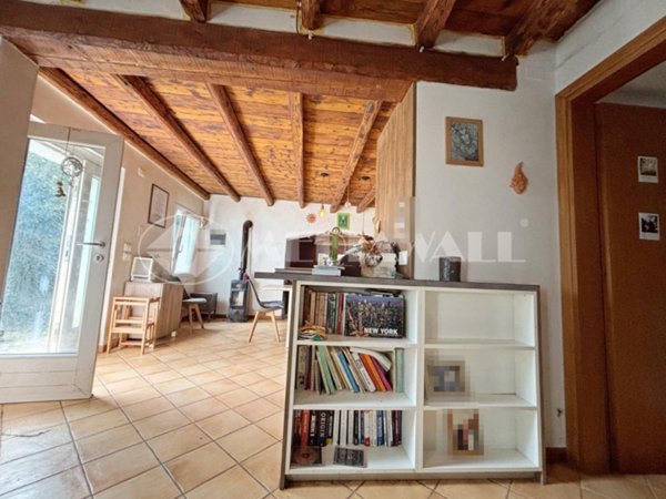 casa indipendente in vendita a Caneva in zona Sarone