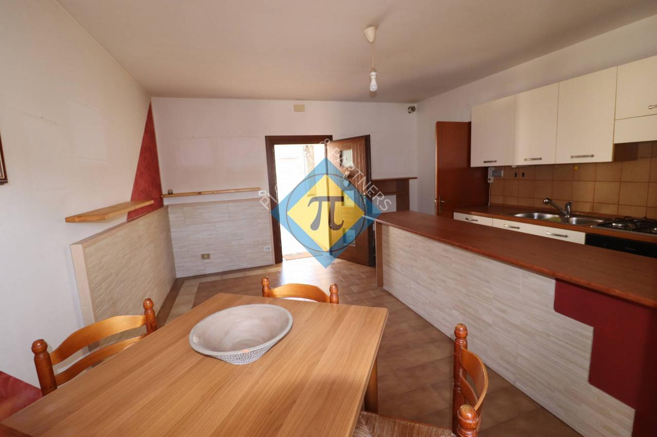 appartamento in vendita a Caneva in zona Sarone