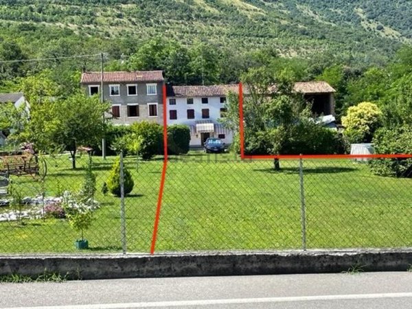 casa indipendente in vendita a Caneva in zona Sarone