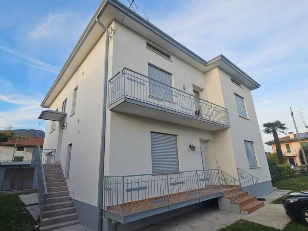 casa indipendente in vendita a Caneva