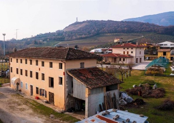 casale in vendita a Caneva