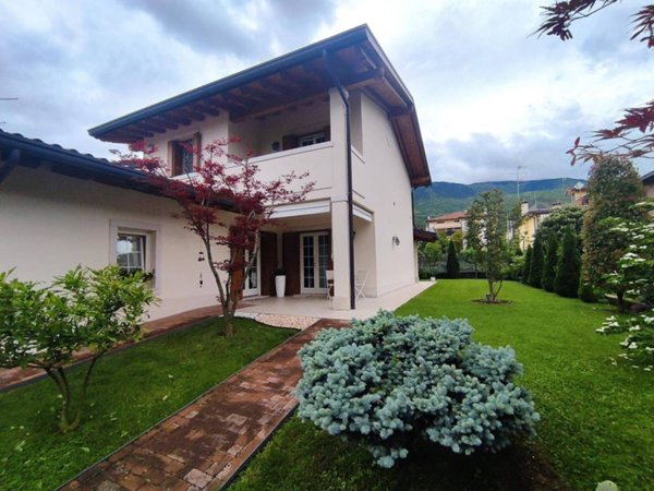 casa indipendente in vendita a Caneva