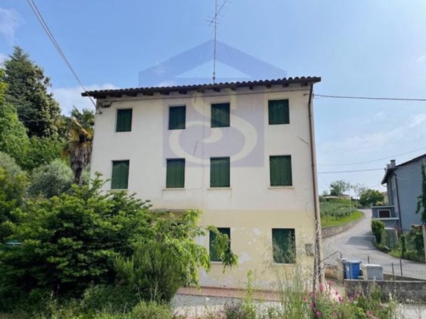 casa indipendente in vendita a Caneva in zona Stevenà