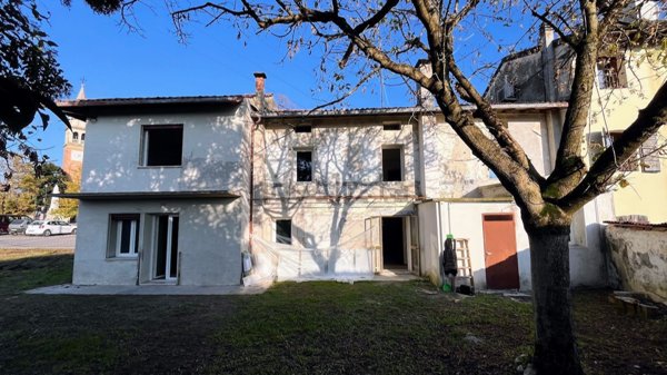 casa indipendente in vendita a Caneva in zona Fratta