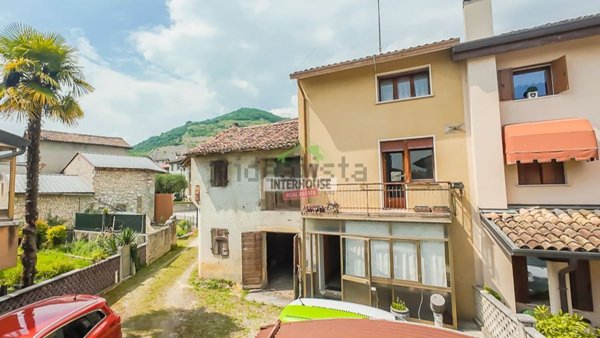 casa indipendente in vendita a Caneva in zona Stevenà