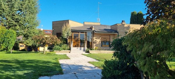 casa indipendente in vendita a Caneva