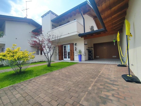casa indipendente in vendita a Caneva