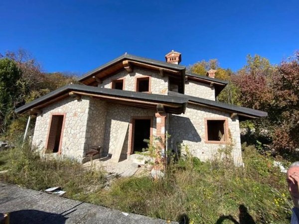 casa indipendente in vendita a Caneva